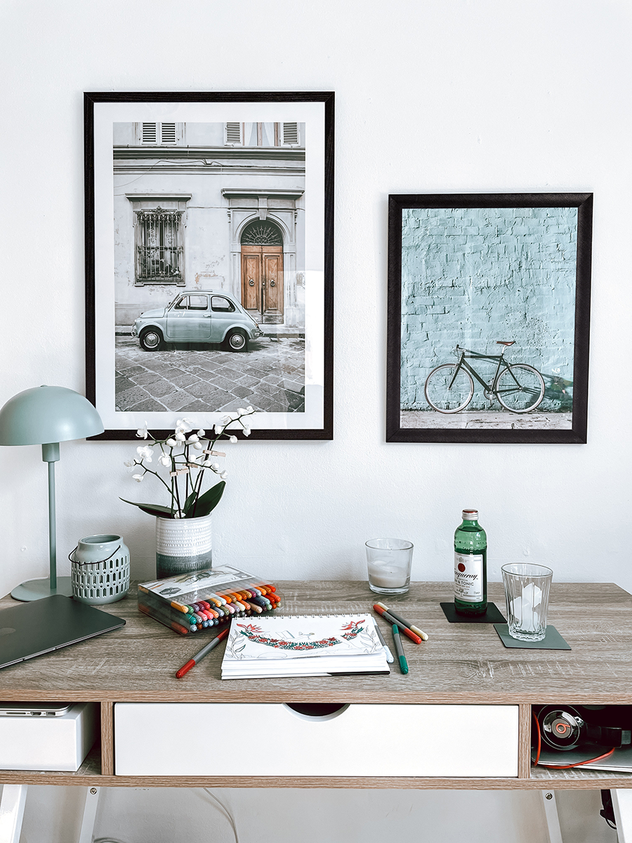 Wooden Picture Frames vs. Metal Frame For Pictures